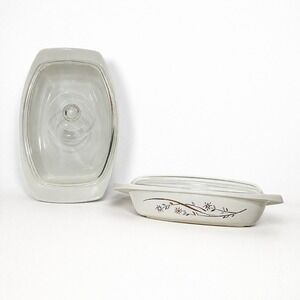 Pyrex Golden Honeysuckle 033 1.5 Qt Oval Casserole Dish with Lid White Gold